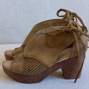 Free People Revolver Clogs Heels Size 39